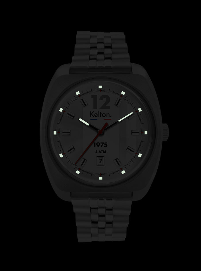 Montre Kelton RC 1975 à bracelet noir, cadran gris avec index et aiguilles rouges